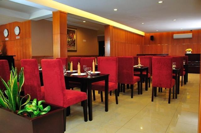 Hotel Feodora Airport Palembang Exterior foto