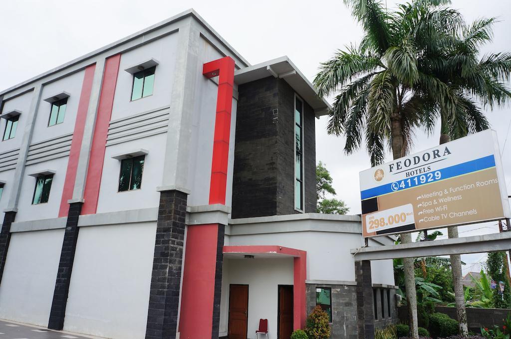 Hotel Feodora Airport Palembang Exterior foto