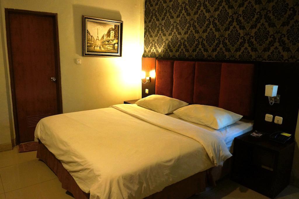 Hotel Feodora Airport Palembang Exterior foto