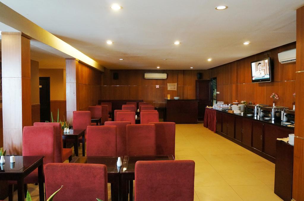 Hotel Feodora Airport Palembang Exterior foto